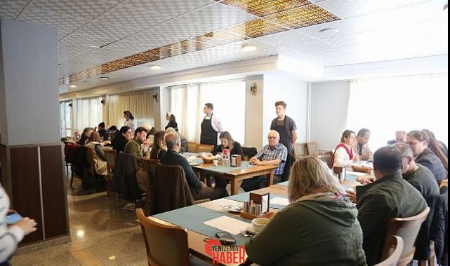 Efes Selçuk Belediyesi Akıncılar Huzurevi sakinleri, İzmir Vilayet Eğitim Müdürlüğü’nün