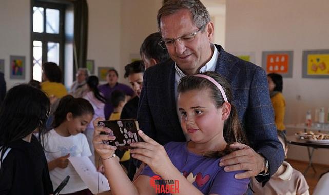 Ayvalık Belediyesi bünyesinde faaliyet gösteren Zeytin Çekirdekleri, çocuklara özel hazırladığı