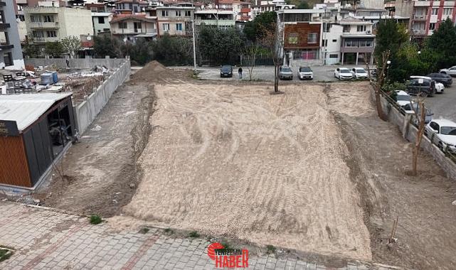 Bayraklı Belediyesi, ilçe genelinde yeşil alanları artırarak vatandaşlara daha konforlu