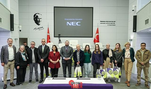 Buca’da üniversite öğrencilerine fiyatsız diyabet sensörü Buca Belediyesi’nin ilçede yaşayan