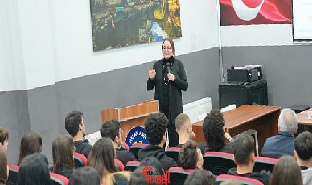 Burhaniye Belediyesi Bayan Müşavere Merkezi’nde misyonlu sosyolog ve toplumsal hizmet