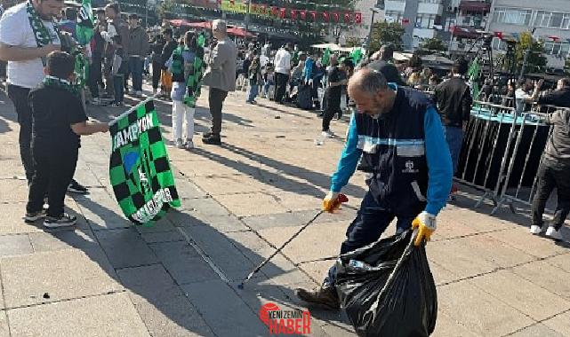 Kocaelispor’un dün akşam taraftarıyla bir ortaya geldiği İzmit Kent Meydanı’ndaki