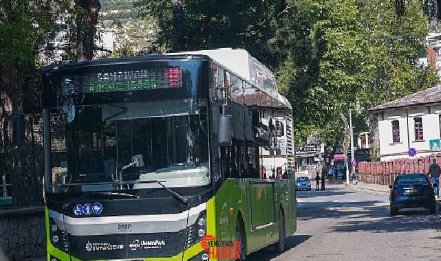 Kocaeli Büyükşehir Belediyesi’nin tüm araçlarına “Şampiyon Kocaelispor” yazısı yazılarak Kocaelispor’un
