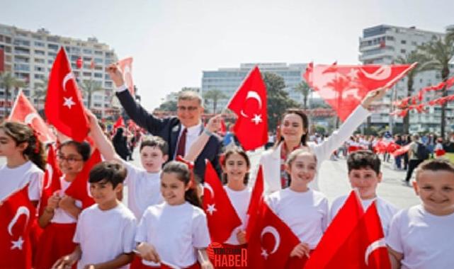 İzmir'de 23 Nisan Ulusal Egemenlik ve Çocuk Bayramı, Cumhuriyet Meydanı'ndaki