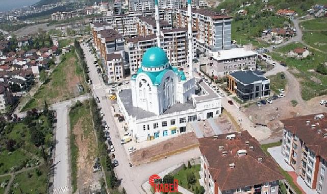 Büyükşehir Belediyesi, Derince Ahmet Yesevi Camii etrafında başlattığı kapsamlı etraf