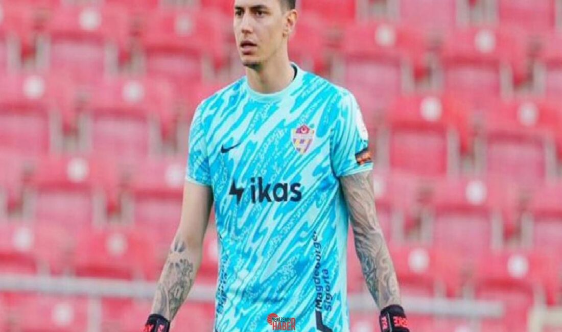 Gösterdiği performansla döneme damga vuran Eyüpspor kalecisi Berke Özer için