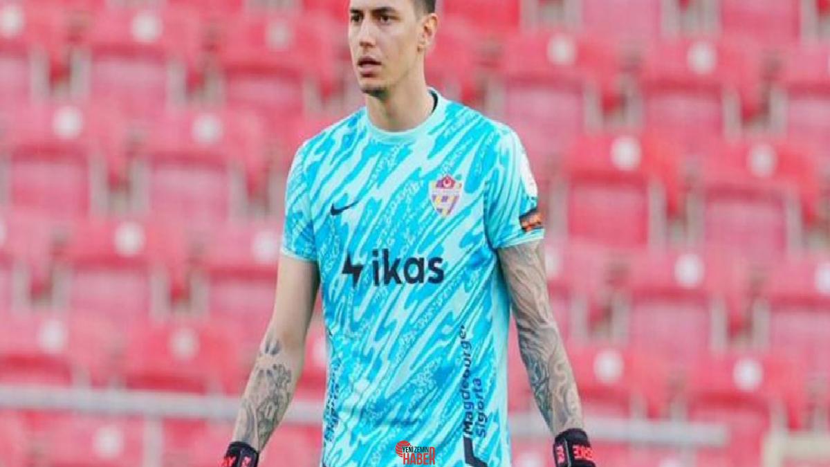 Gösterdiği performansla döneme damga vuran Eyüpspor kalecisi Berke Özer için