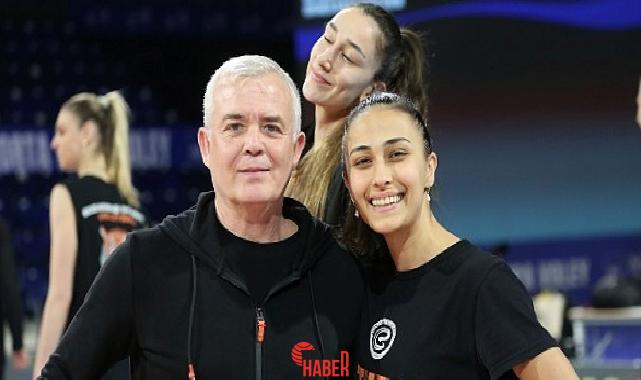 AXA Sigorta Kupa Voley Bayanlar 2023-24 döneminin finalisti Eczacıbaşı Dynavit,