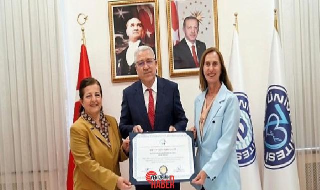 Ege Üniversitesi Sağlık Bilimleri Fakültesi Ebelik Kısmı Lisans Programı 3
