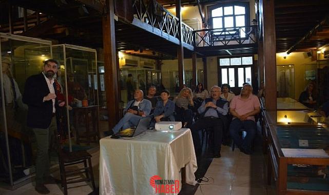 Ege Üniversitesi Etnografya Müzesi'nde düzenlenen “Müze Söyleşileri” kapsamında “Smyrna Su