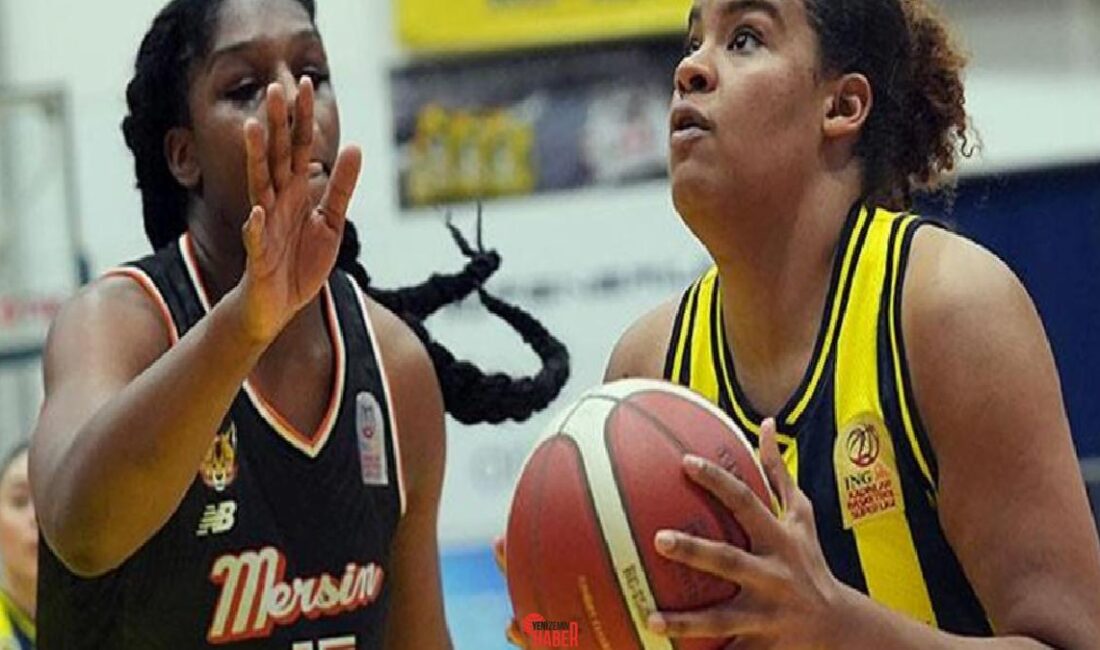 Bayanlar Basketbol Süper Ligi final serisi birinci maçında Fenerbahçe alanında