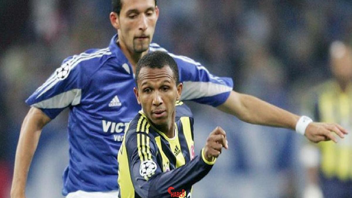 Almanya'nın Gelsenkirchen kentinde daha evvel Fenerbahçe forması giymiş futbolcular ile