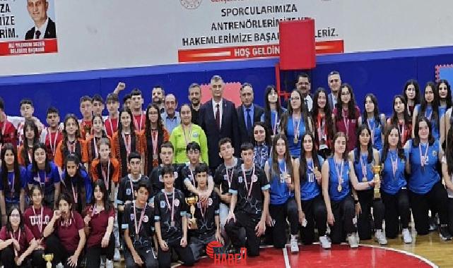Gölcük’te 23 Nisan Ulusal Egemenlik ve Çocuk Bayramı kapsamında okullar