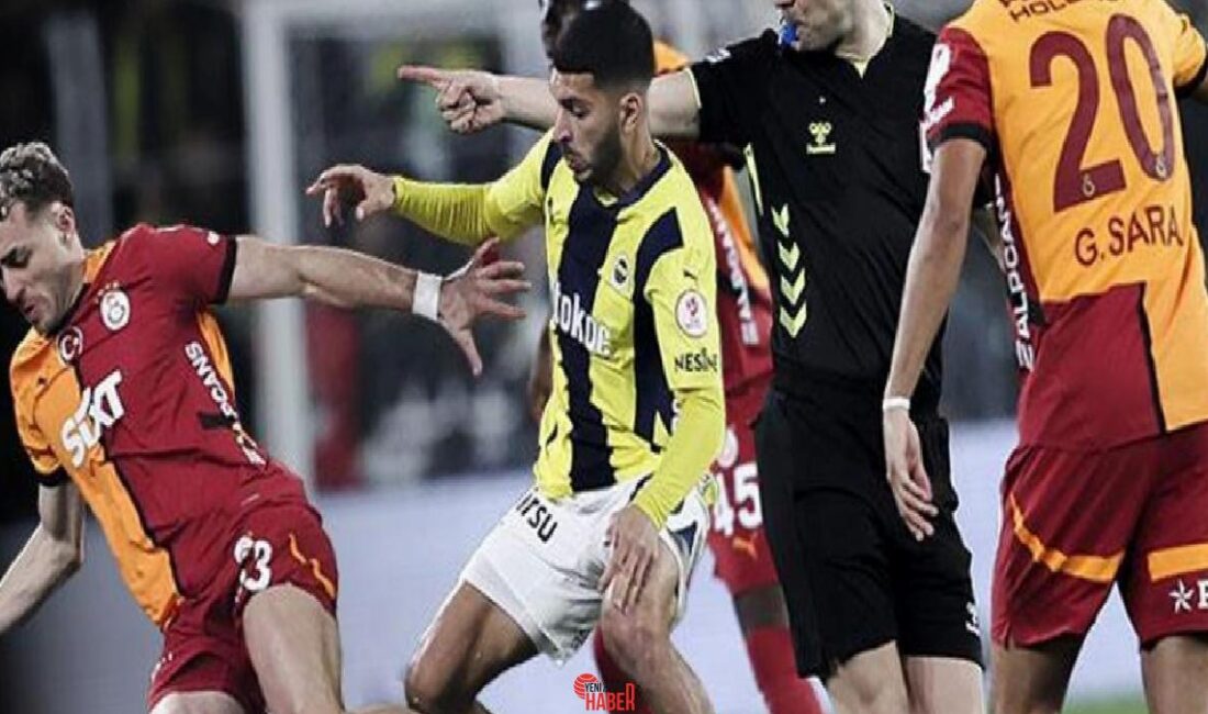 Fenerbahçe - Galatasaray derbisinin 15. dakikasında yaşanan konum sonrası Fenerbahçeli