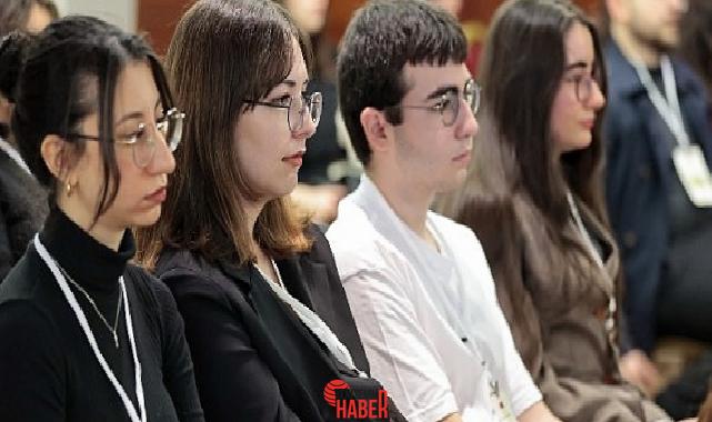 Konak Belediyesi’nin Toplumsal İklim Derneği’yle birlikte yürüttüğü İklim İçin Gençlik