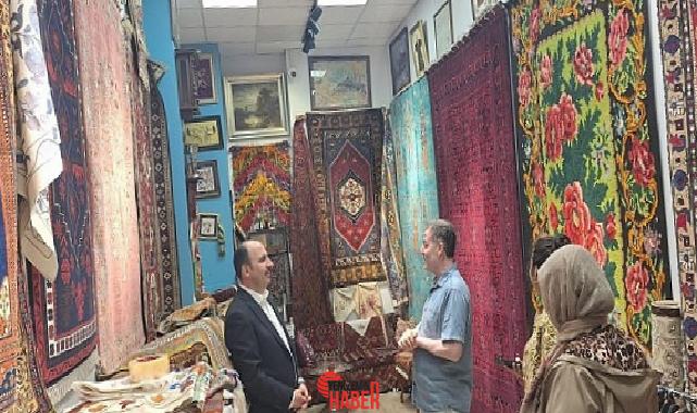 Konya Büyükşehir Belediye Başkanı Uğur İbrahim Altay, kent merkezinde esnafla