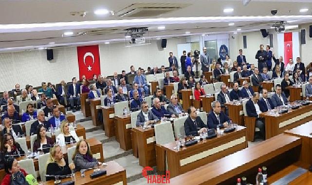 İzmir Büyükşehir Belediye Lideri Dr. Cemil Tugay, ilçelerde yaşanan sıkıntıları