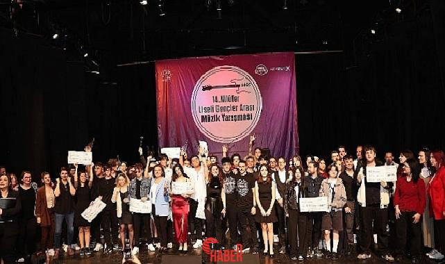 Nilüfer Belediyesi’nin gençleri müzikle buluşturmak ve yeteneklerini sergilemelerine imkan tanımak