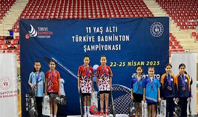 Osmangazi Belediyespor Kulübü’nün genç atletleri, 11 Yaş Altı Badminton Türkiye