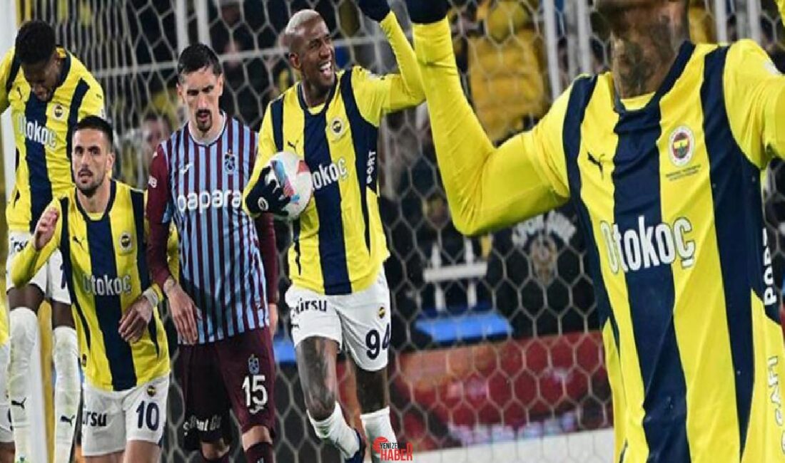 Muhteşem Lig'in 30. haftasında Fenerbahçe, sahasında ağırladığı Trabzonspor'u ikinci yarıdaki