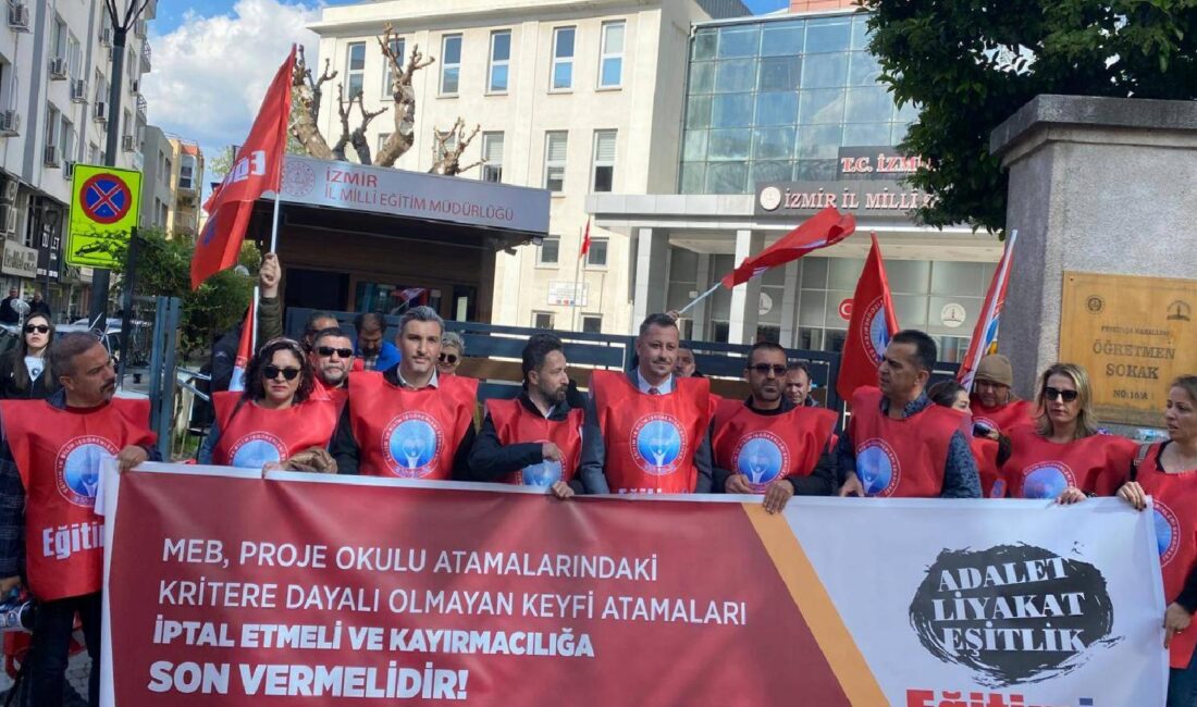 Eğitimciler, Milli Eğitim Bakanlığı önünde proje okullarına öğretmen ve yönetici