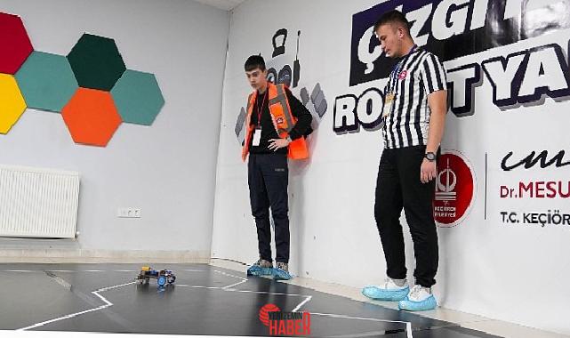 Keçiören Belediyesi’nin düzenlediği Rob-Okul Liseler Ortası Çizgi İzleyen Robot Yarışması’nın