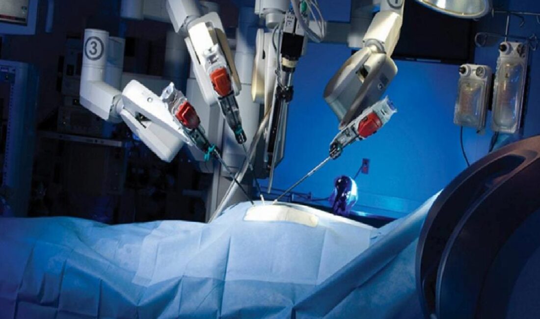 Robotik Aort Kapak Replasmanı operasyonu Prof.Dr. Serkan Durdu ve takımı