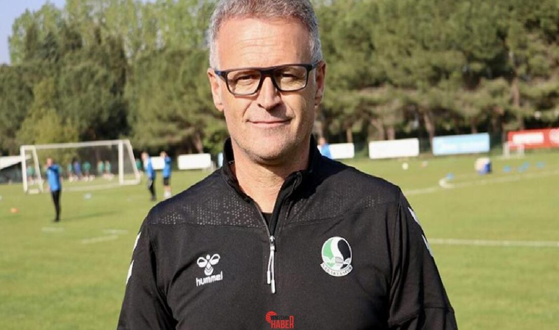 Sakaryaspor, Erzurumspor FK maçının hazırlıklarını sürdürdü. Yeşil-siyahlı grubun yeni teknik
