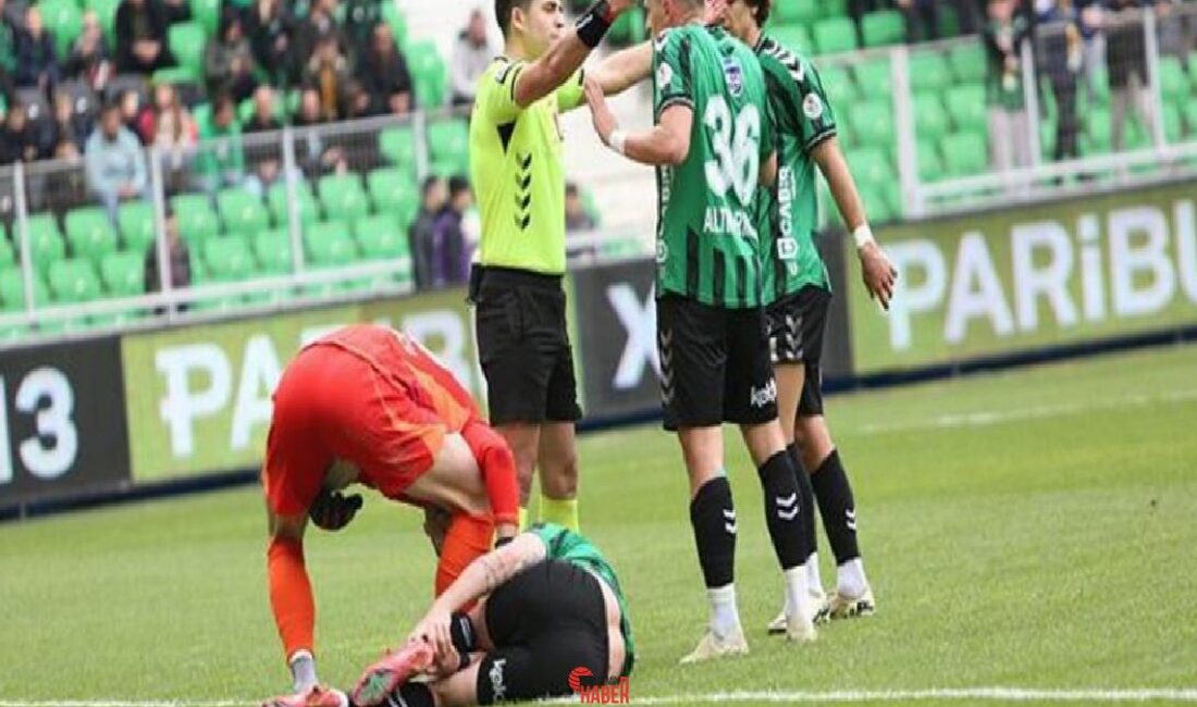 1. Lig'in 34. hafta mücadelesinde Sakaryaspor sahasında Pendikspor'u 62. dakikada