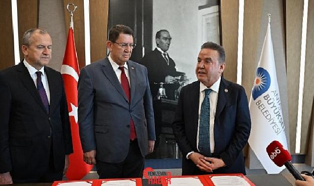 Antalya Büyükşehir Belediye Başkanı Muhittin Böcek, Türkiye’de bir prensip imza