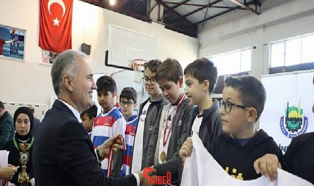 İnegöl Belediyesi’nin bu yıl 8’incisini düzenlediği Okullar Ortası Spor Şenliği