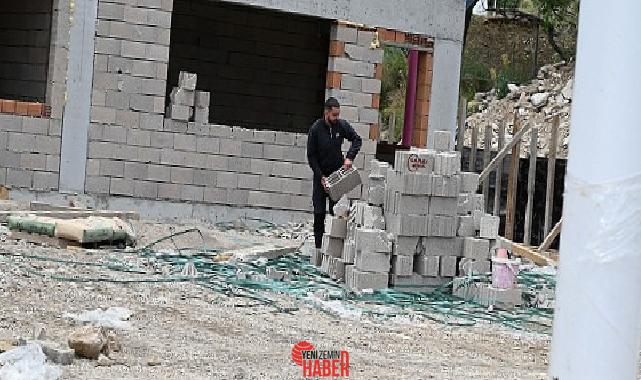 Kemer Belediye Meclis Üyesi Mustafa Çelik, Kemer Belediye Başkanı Necati