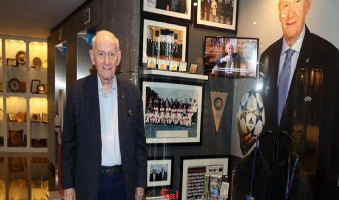 Türkiye Futbol Federasyonu (TFF) Onursal Başkanı Şenes Erzik için TFF