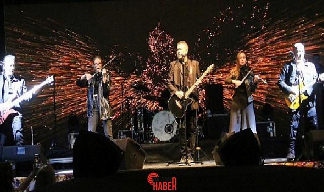 Bayındır 26. Memleketler arası Çiçek Şenliği'nin 2. gününde kent stadyumunda