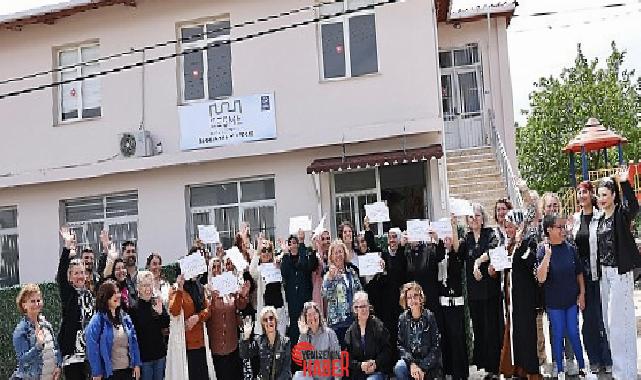 Çeşme Kent Enstitüsü çatısı altındaki Germiyan Kurs Merkezi’nde okuma yazma