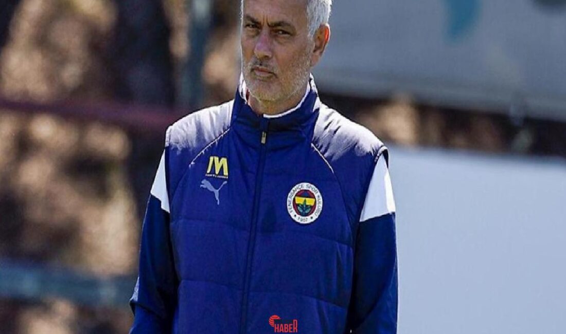 Fenerbahçe'de gözler, Beşiktaş derbisine çevrilmiş durumda. Sarı-Lacivertliler, zirve yarışında hata