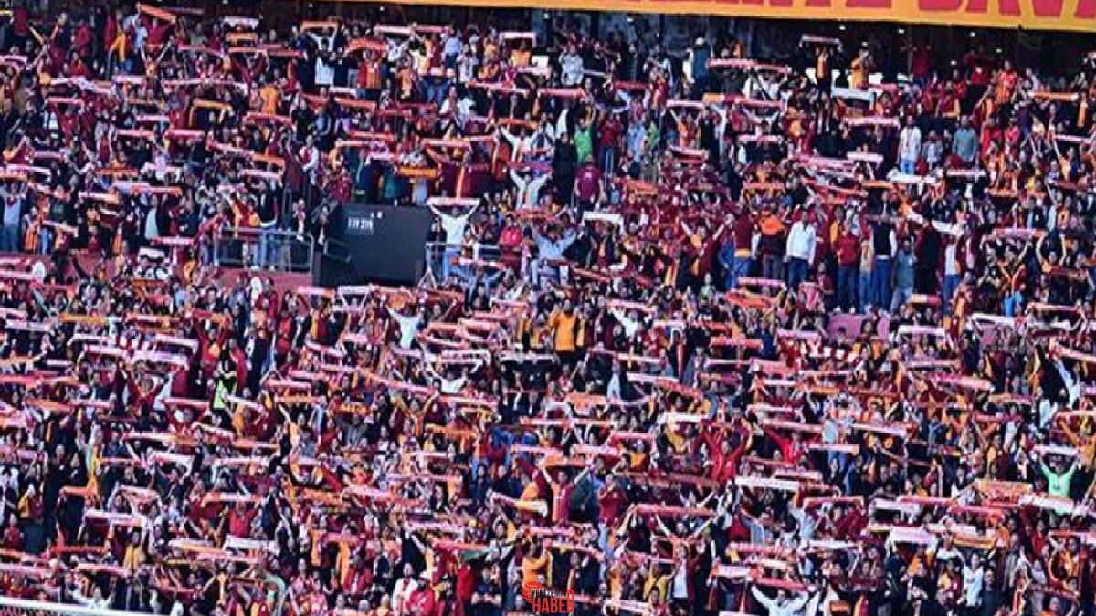 Galatasaray resmi sitesinden yaptığı açıklamada gelecek dönemin kombine fiyatlarını duyurdu.