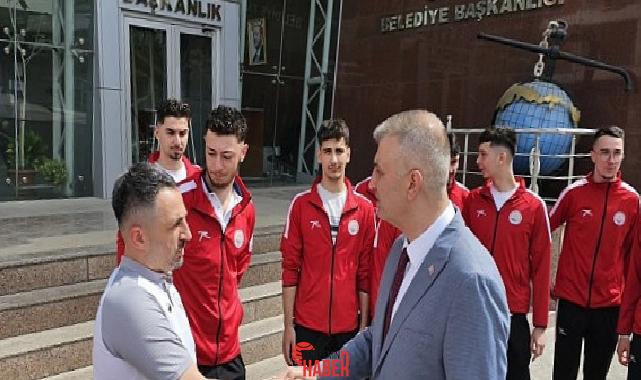 Gölcük Belediyespor Genç Erkek Voleybol Kadrosu, Bilecik’te düzenlenecek olan Türkiye