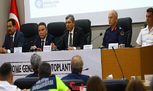 Antalya Büyükşehir Belediye Başkanı Muhittin Böcek, Antalya Valisi Hulusi Şahin