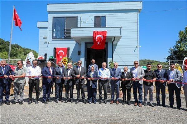 Törene Düzce Valisi Selçuk Aslan, Düzce Belediye Başkanı Faruk Özlü,
