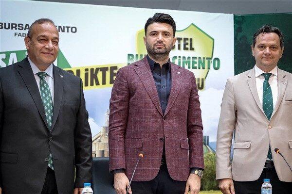 Anlaşma, Özlüce İbrahim Yazıcı Tesisleri’nde gerçekleşen lansmanla tanıtıldı. Gerçekleşen lansmana Bursaspor