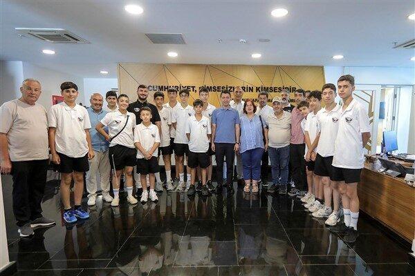Kayapınar ve Spor Kulübü heyeti, İzmir'deki temasları kapsamında Bayraklı Belediye