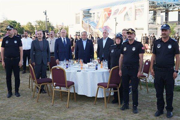 Zabıta personelinin çalışmalarını taçlandırmak ve motivasyonlarını artırmak amacıyla gerçekleştirilen programa