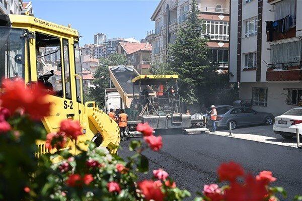 Mutlu Mahallesi'nde asfalt seferberliği başlatıldı. 700. sokak başta olmak üzere,