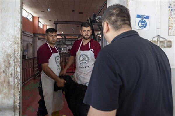 Mersin Büyükşehir Belediyesi, Kurban Bayramı’nda vatandaşların dini vecibelerini sağlıklı ve