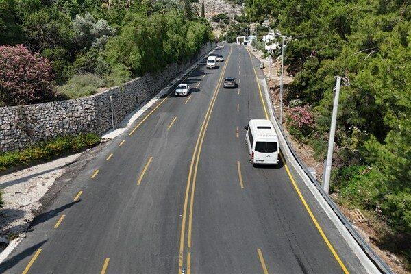 Muğla Büyükşehir Belediyesi tarafından yürütülen yol yapım, bakım ve işaretleme