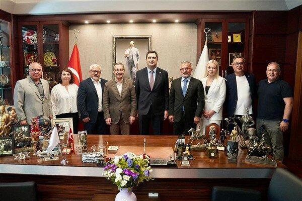 Buluşmada, Tepebaşı Belediyesi’nin akıllı şehir uygulamalarını yakından incelenirken ve iş
