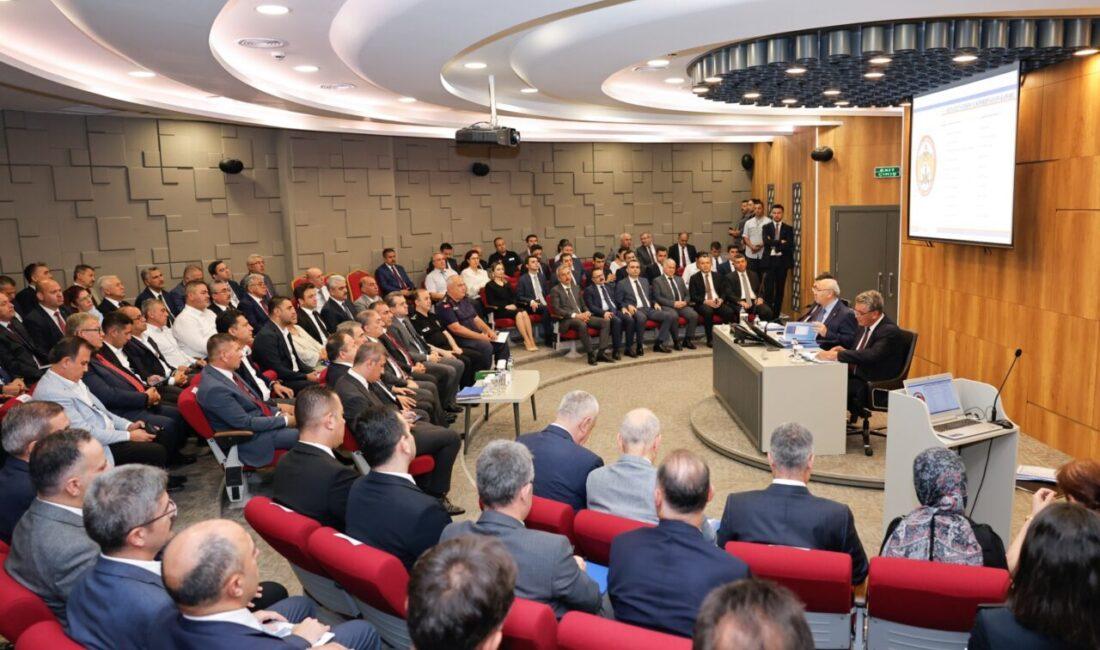 Valilik toplantı salonunda gerçekleştirilen toplantıya; Büyükşehir Belediye Başkan Vekili Güngör