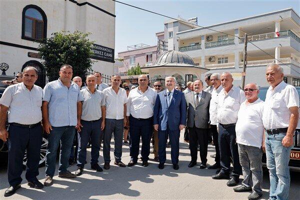 Cuma namazını Sarıhamzalı Merkez Camisinde kılan Vali Köşger, namazın ardından