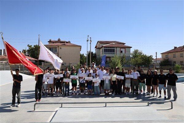 Karaman’daki Merkezi Spor Salonu Kaykay Pisti’nde gerçekleştirilen organizasyon, 11 farklı